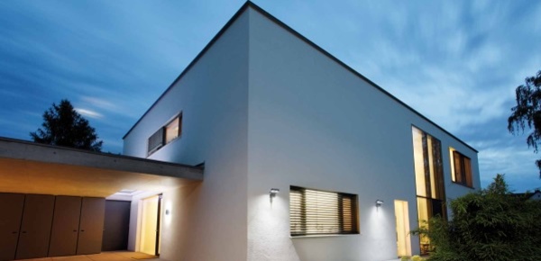 Außen­beleuchtung bei Elektro Mayer in Flintsbach