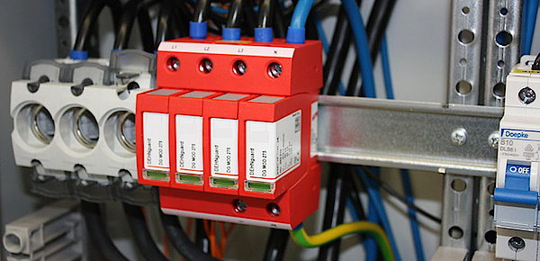 Über­spannungs­schutz bei Elektro Mayer in Flintsbach