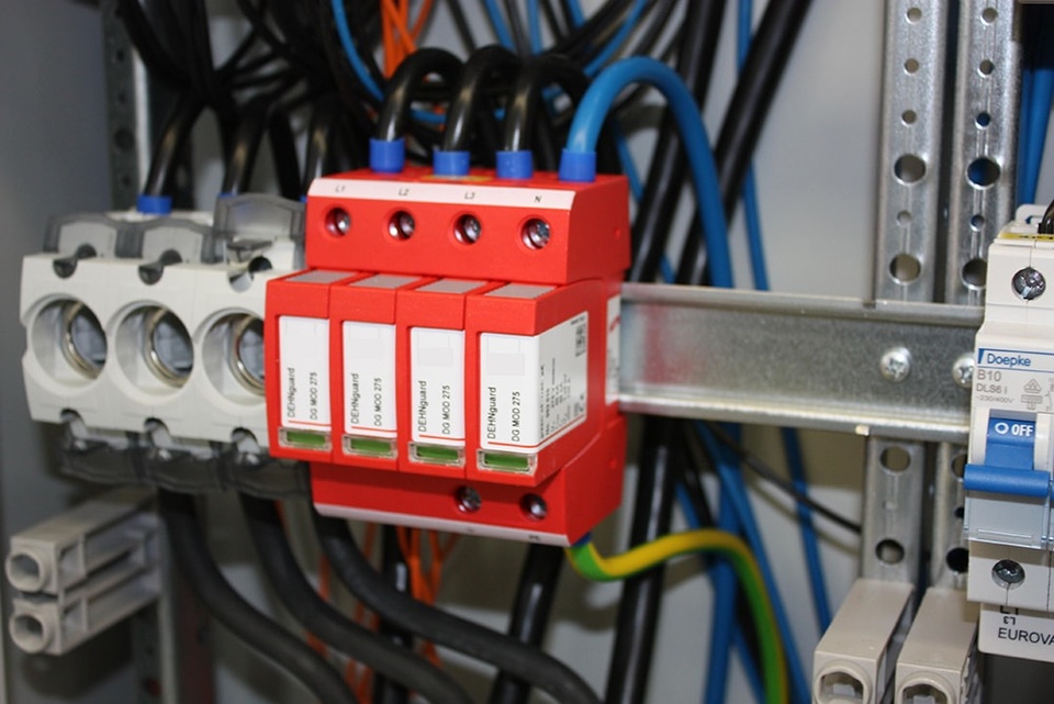 U berspannungsschutz bei Elektro Mayer in Flintsbach